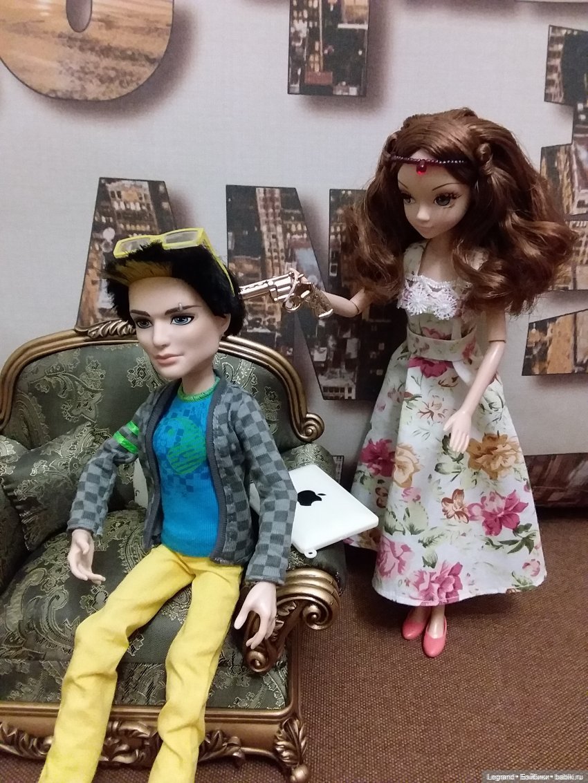 Они сами пишут свои истории: Неожиданная новенькая