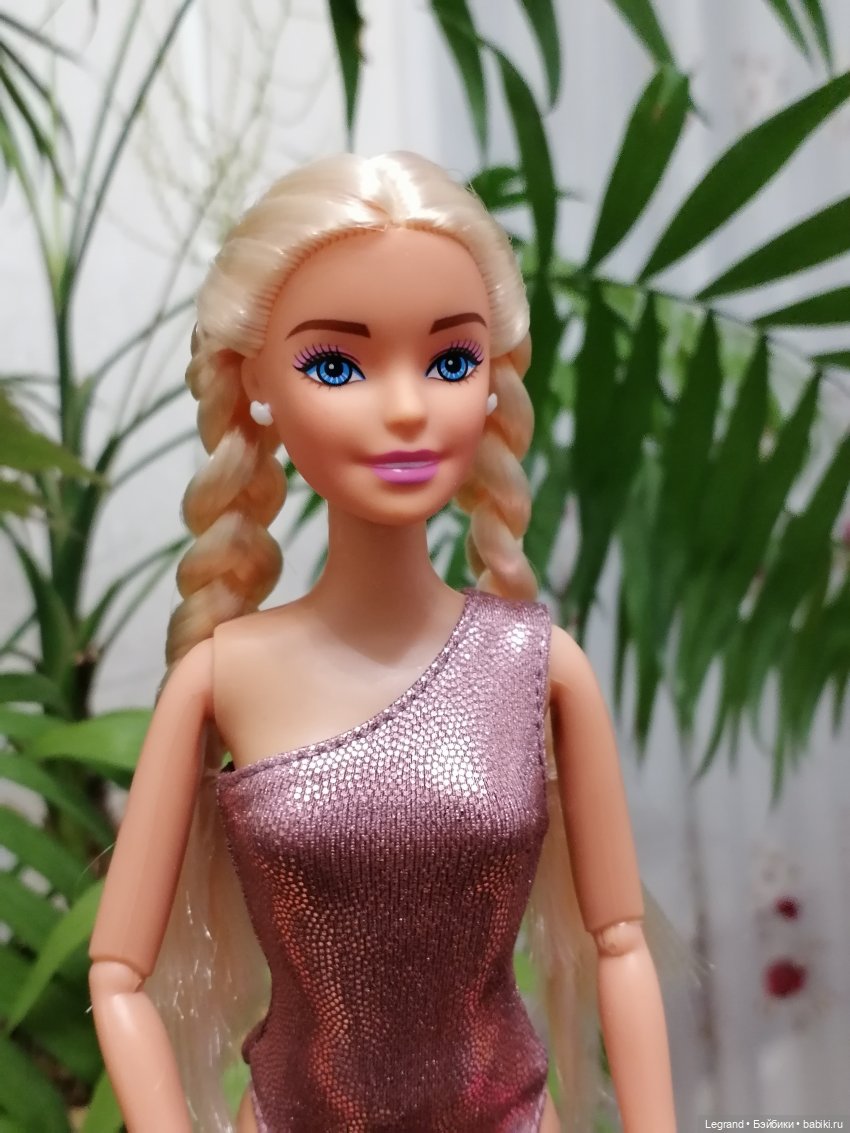 Шебнем в платье от Elenpriv и в новом купальнике