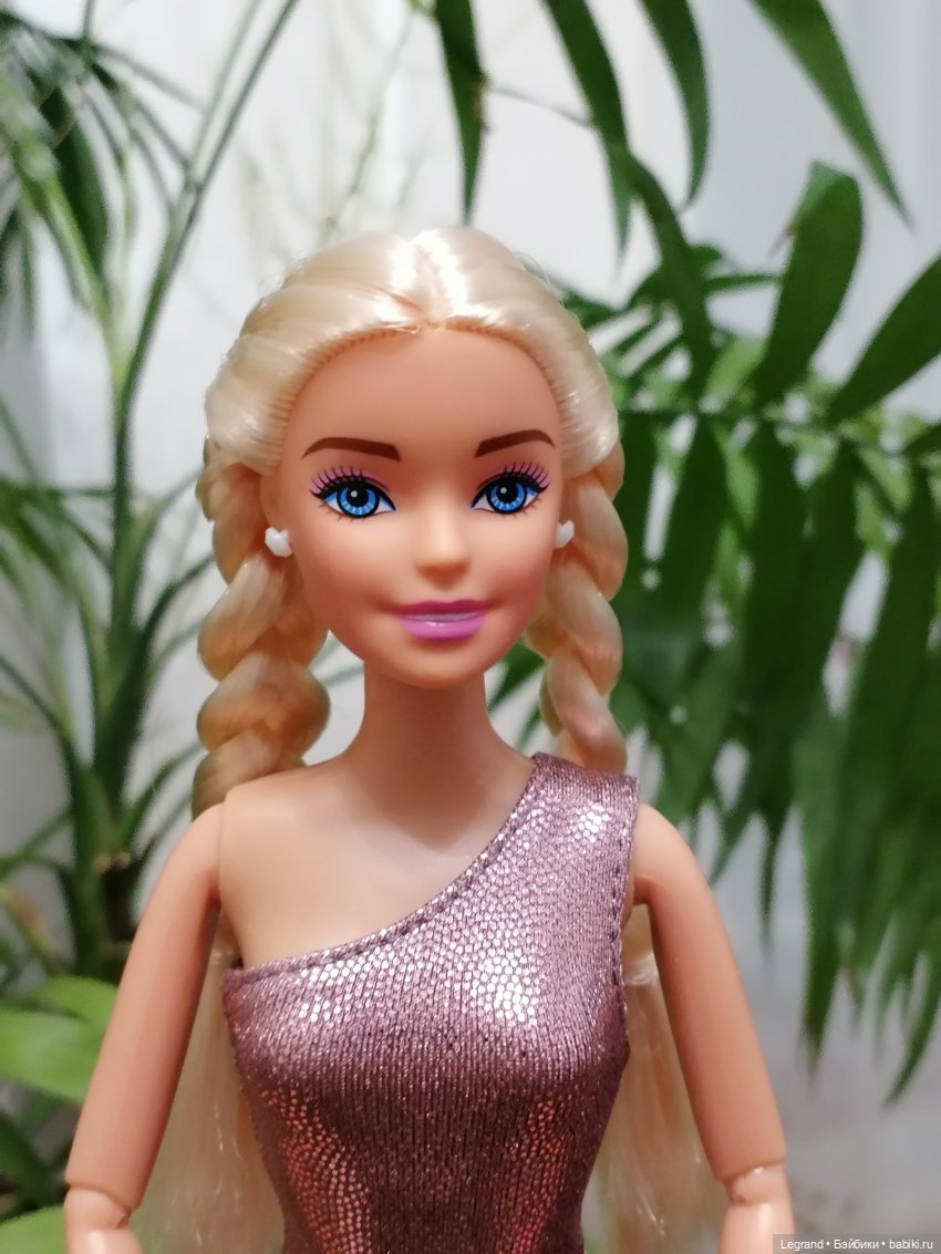 Шебнем в платье от Elenpriv и в новом купальнике