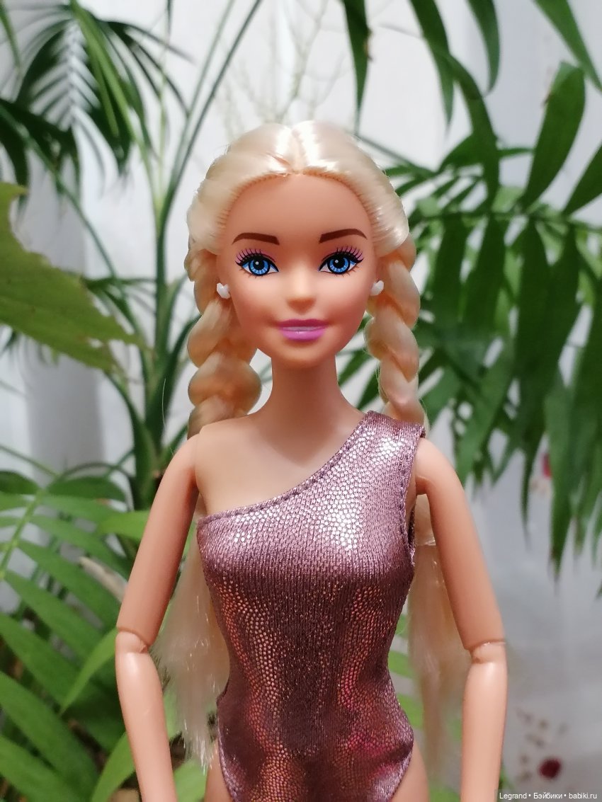 Шебнем в платье от Elenpriv и в новом купальнике