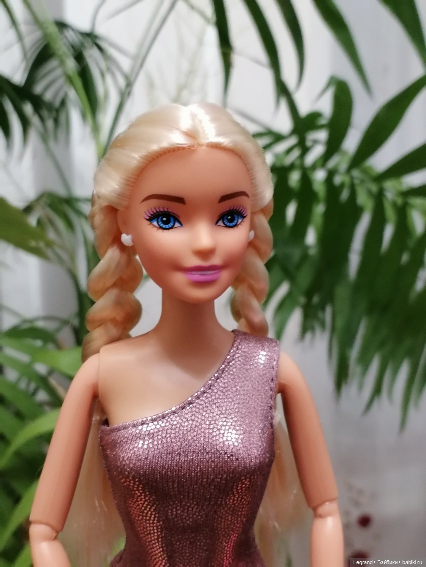 Шебнем в платье от Elenpriv и в новом купальнике