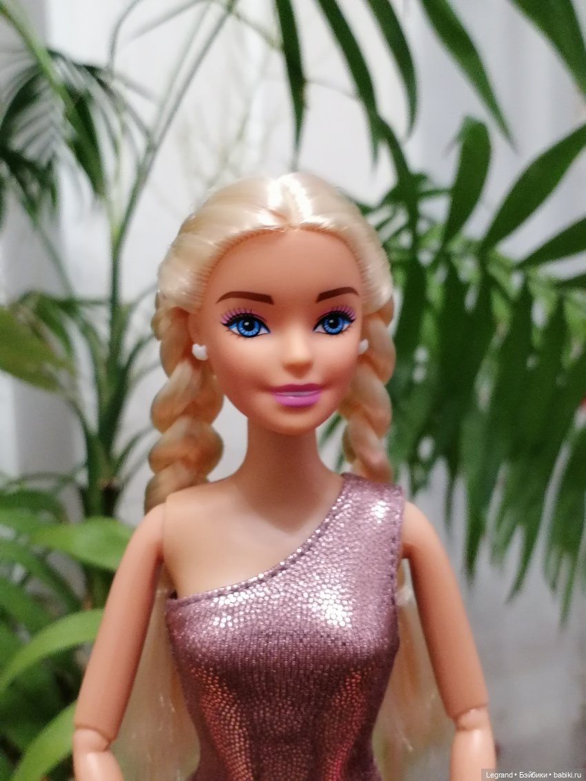 Шебнем в платье от Elenpriv и в новом купальнике