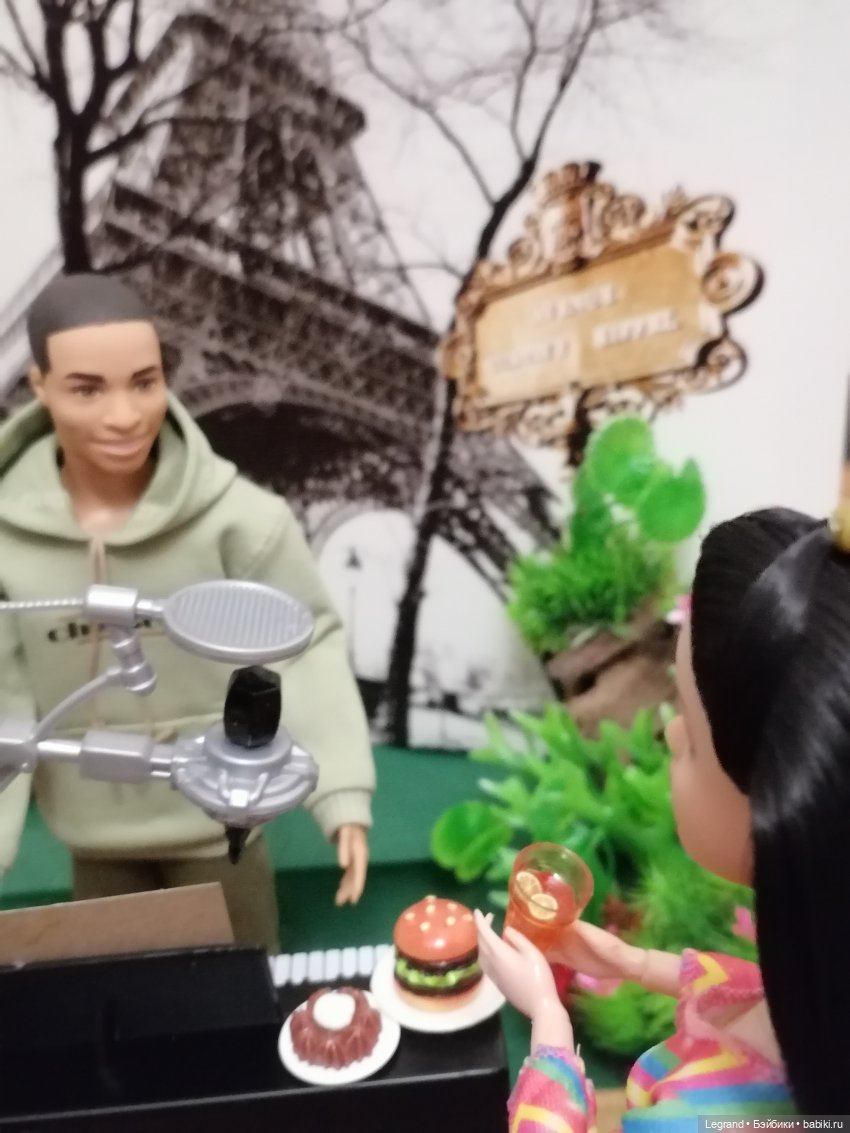 Они сами пишут свои истории: У Эйфелевой башни - эпизод 3