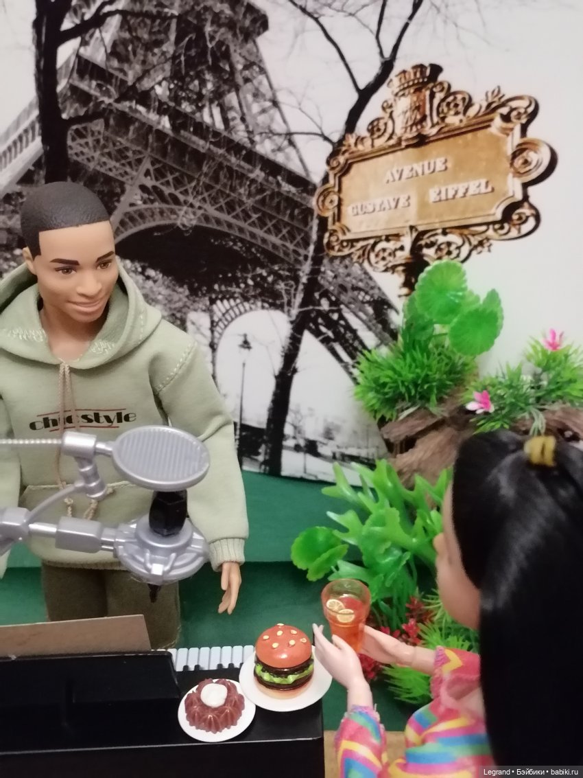 Они сами пишут свои истории: У Эйфелевой башни - эпизод 3