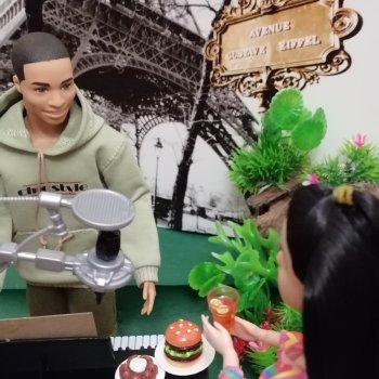 Они сами пишут свои истории: У Эйфелевой башни - эпизод 3