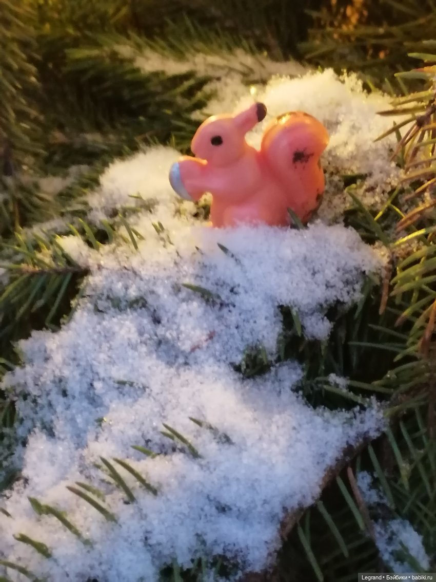 Заснеженный Санкт-Петербург: прогулка с винтажной белкой