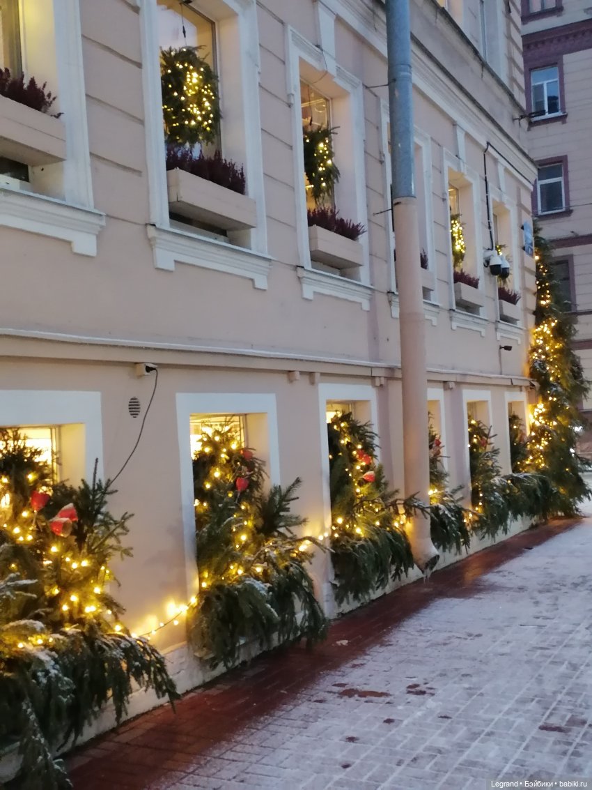 Заснеженный Санкт-Петербург: прогулка с винтажной белкой