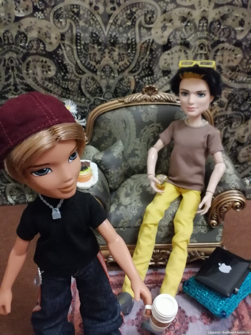 Они сами пишут свои истории: Там, на моей стороне Луны