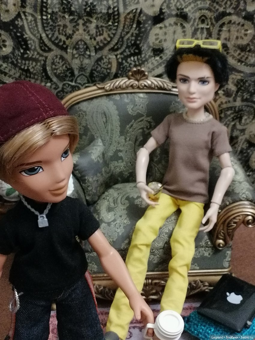 Они сами пишут свои истории: Там, на моей стороне Луны