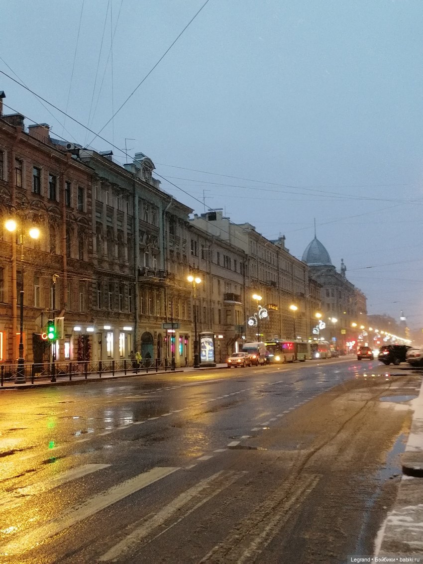 Они сами пишут свои истории: Там, на моей стороне Луны