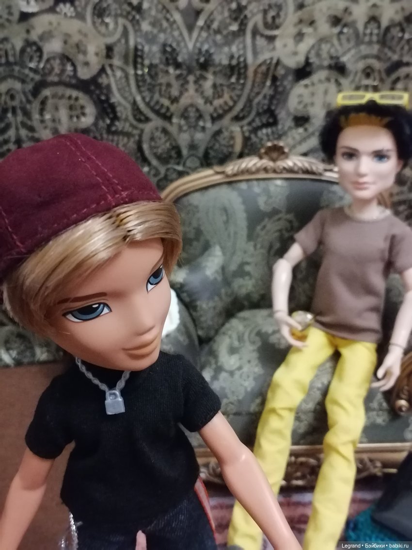 Они сами пишут свои истории: Там, на моей стороне Луны