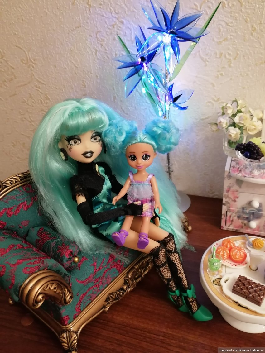 Лурения: Янина, Аполлинер и дети на вилле