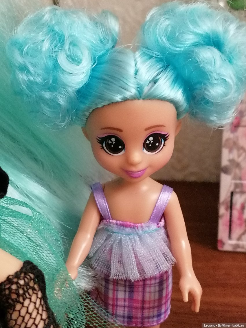 Лурения: Янина с дочками на вилле