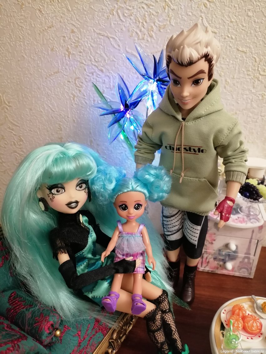 Лурения: Янина, Аполлинер и дети на вилле