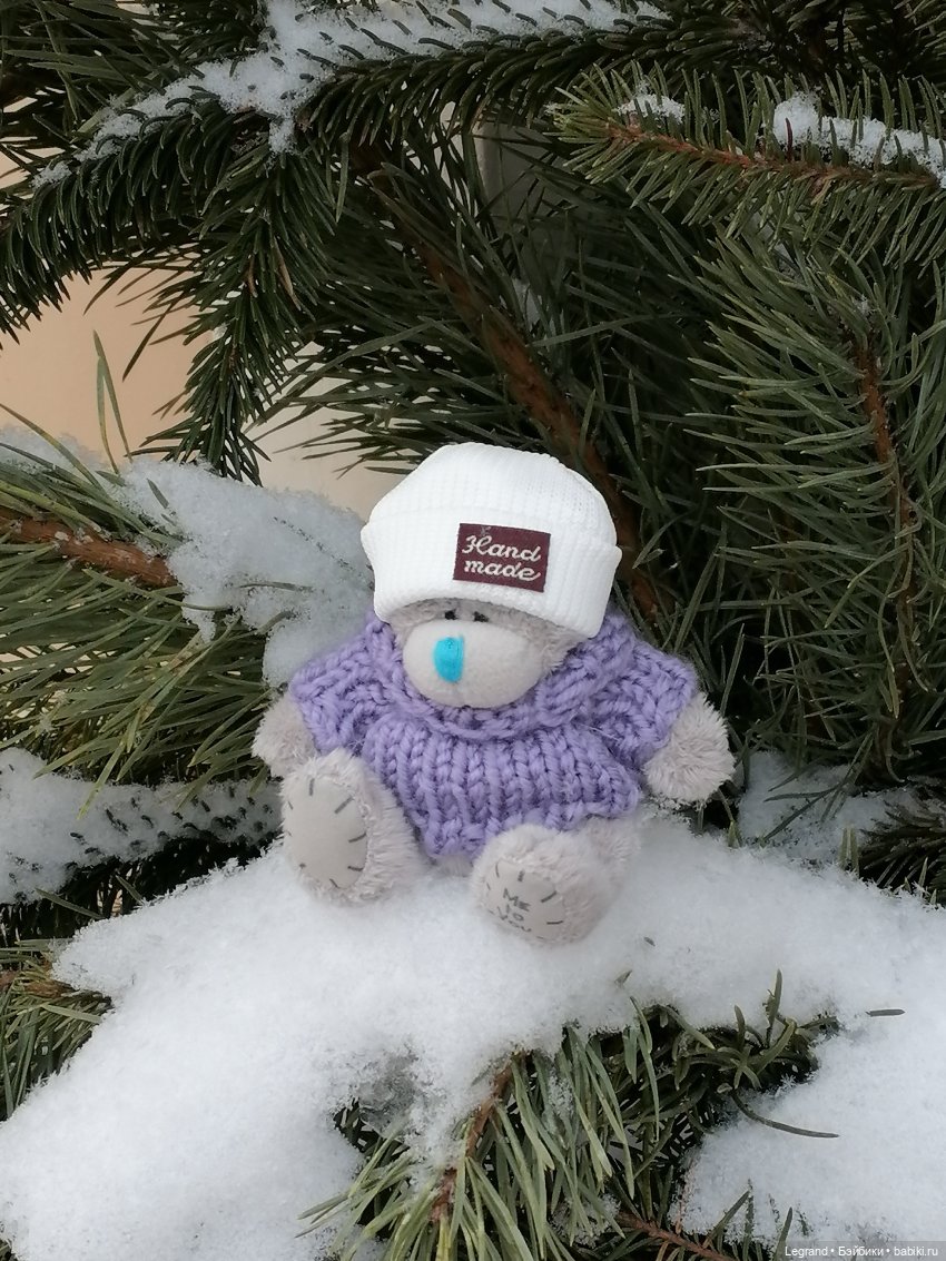 Зимний Санкт-Петербург: медвежонок Барыш на прогулке