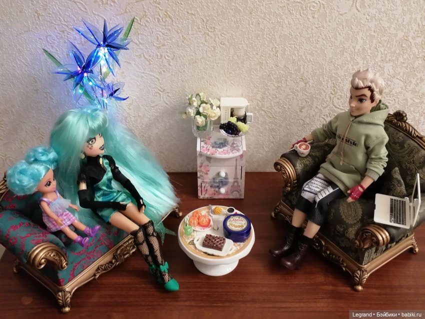 Они сами пишут свои истории: Янина, Аполлинер и их дочка