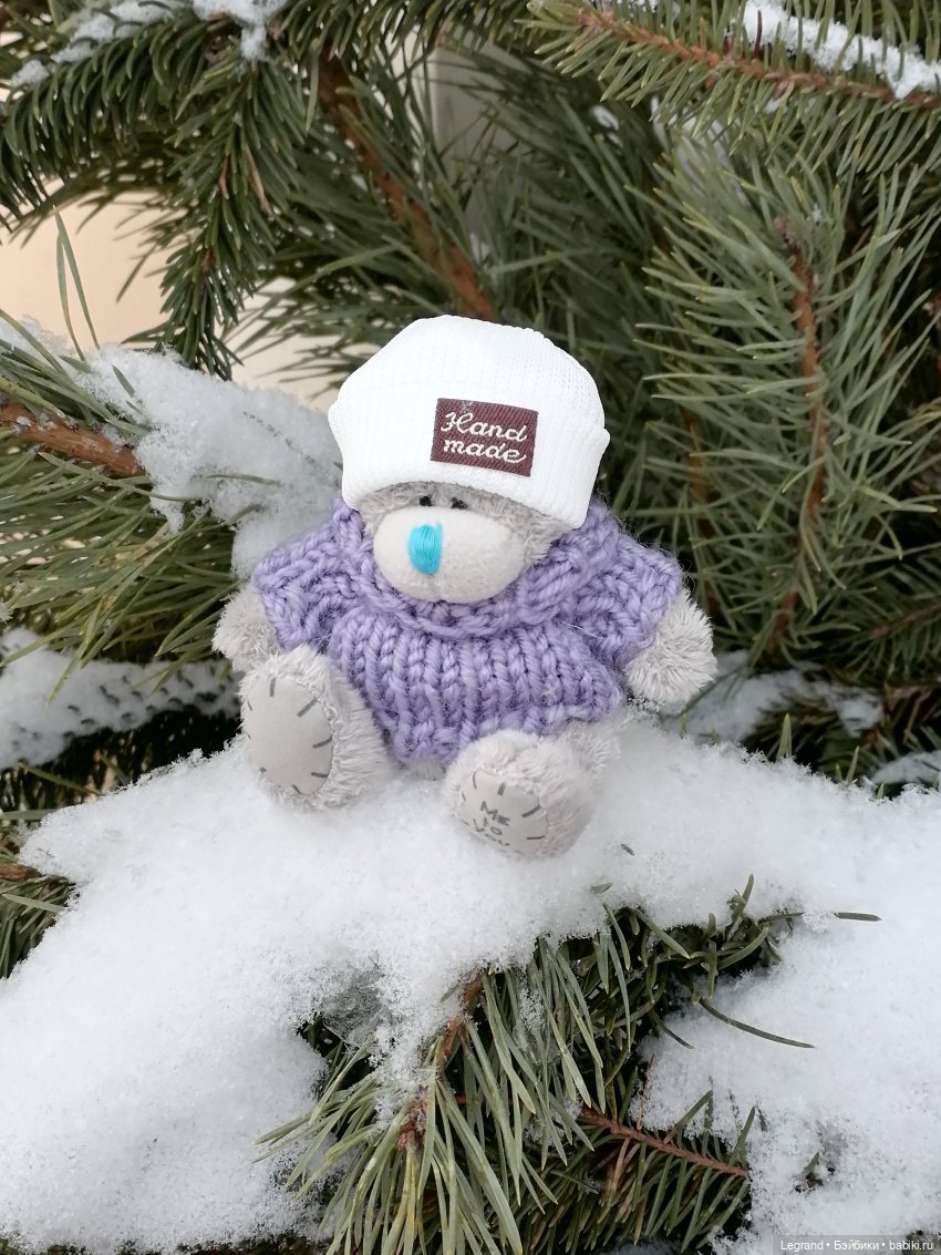 Зимний Санкт-Петербург: медвежонок Барыш на прогулке