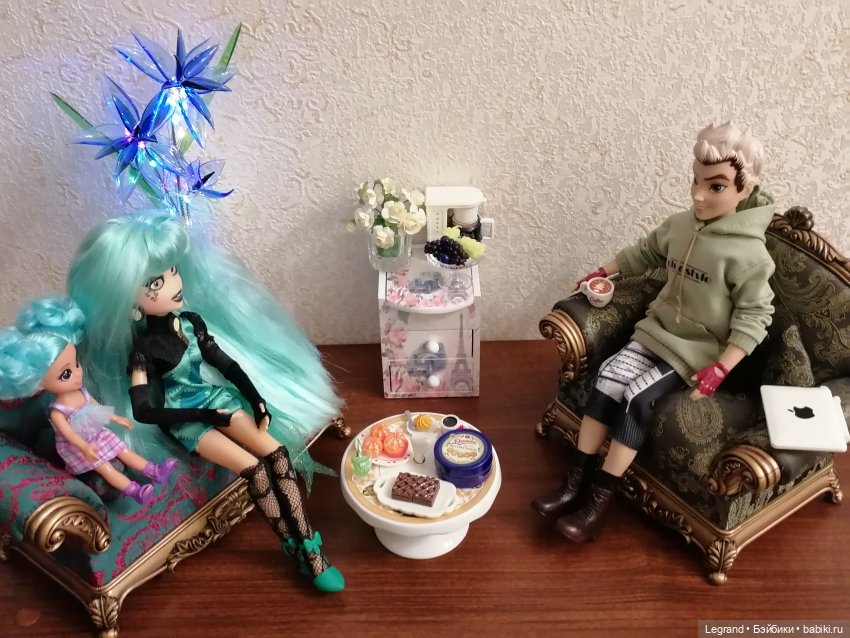 Они сами пишут свои истории: Янина, Аполлинер и их дочка