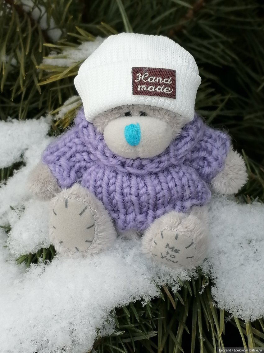 Зимний Санкт-Петербург: медвежонок Барыш на прогулке