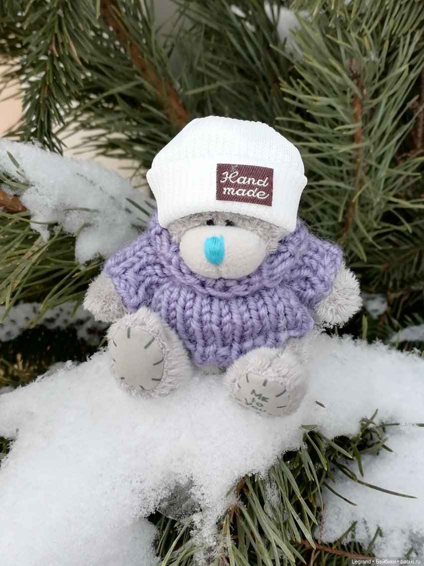 Зимний Санкт-Петербург: медвежонок Барыш на прогулке