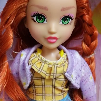 Лурения: Бойкая рыжая девочка