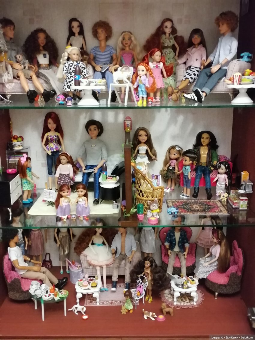 Лурения: перестановки на куклополках и спальня для Жак-Анжа