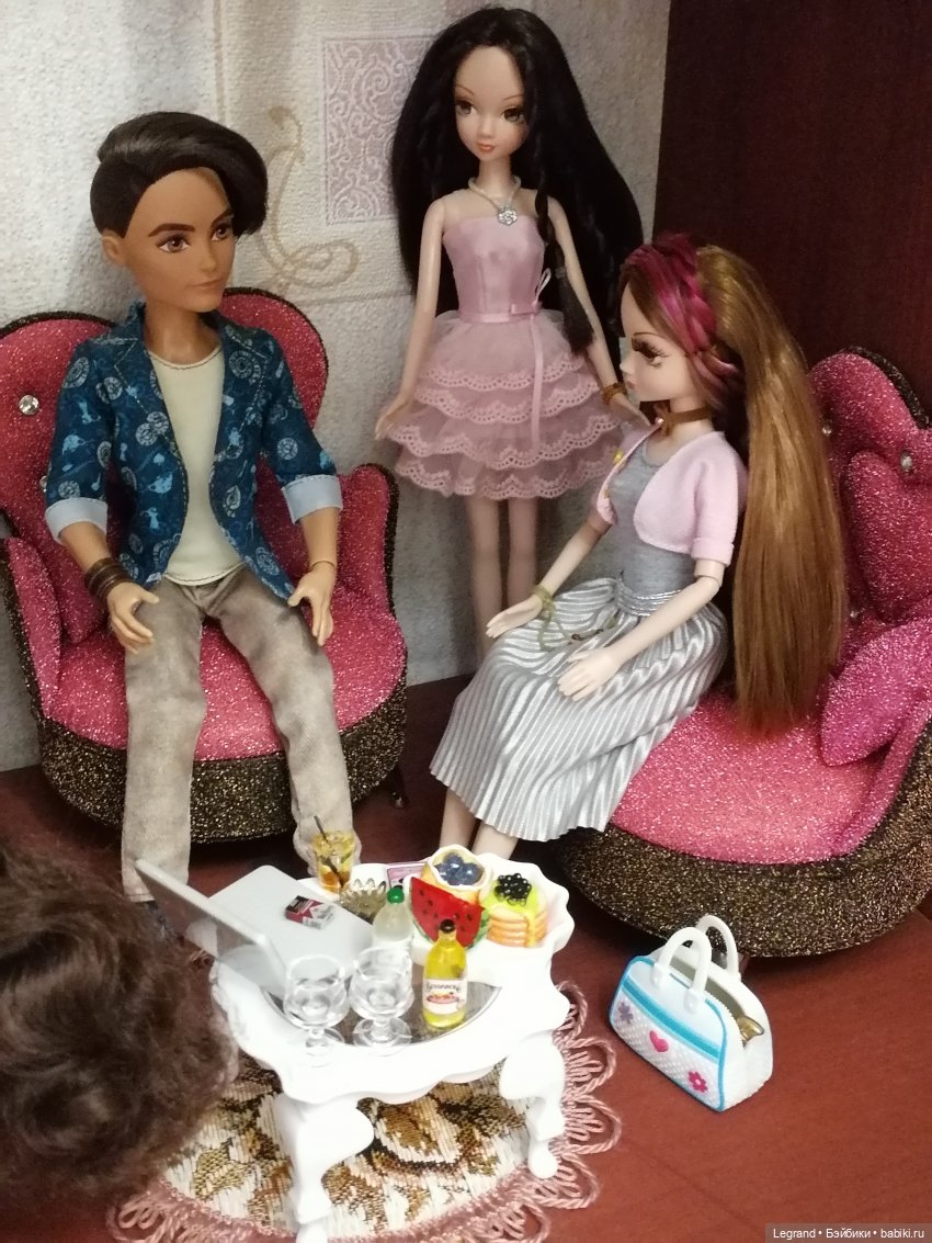 Лурения: перестановки на куклополках и спальня для Жак-Анжа (фото 5)