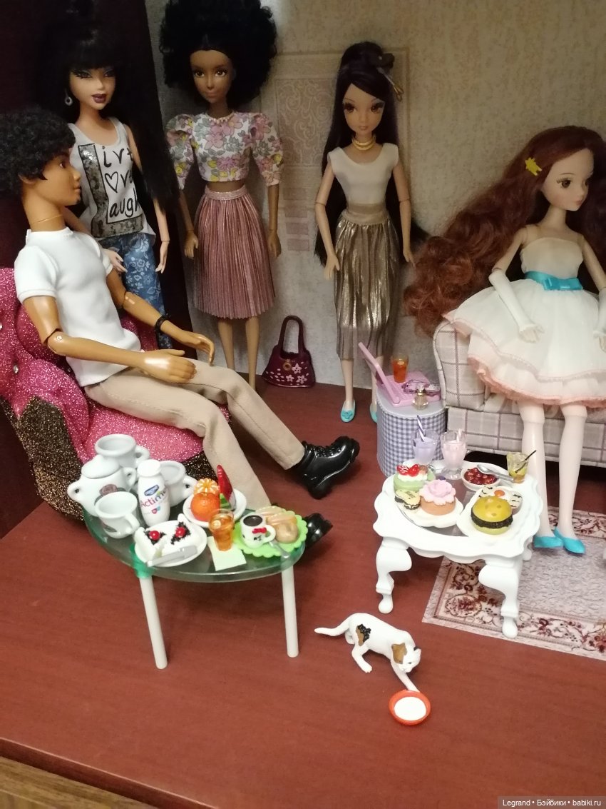 Лурения: перестановки на куклополках и спальня для Жак-Анжа (фото 9)