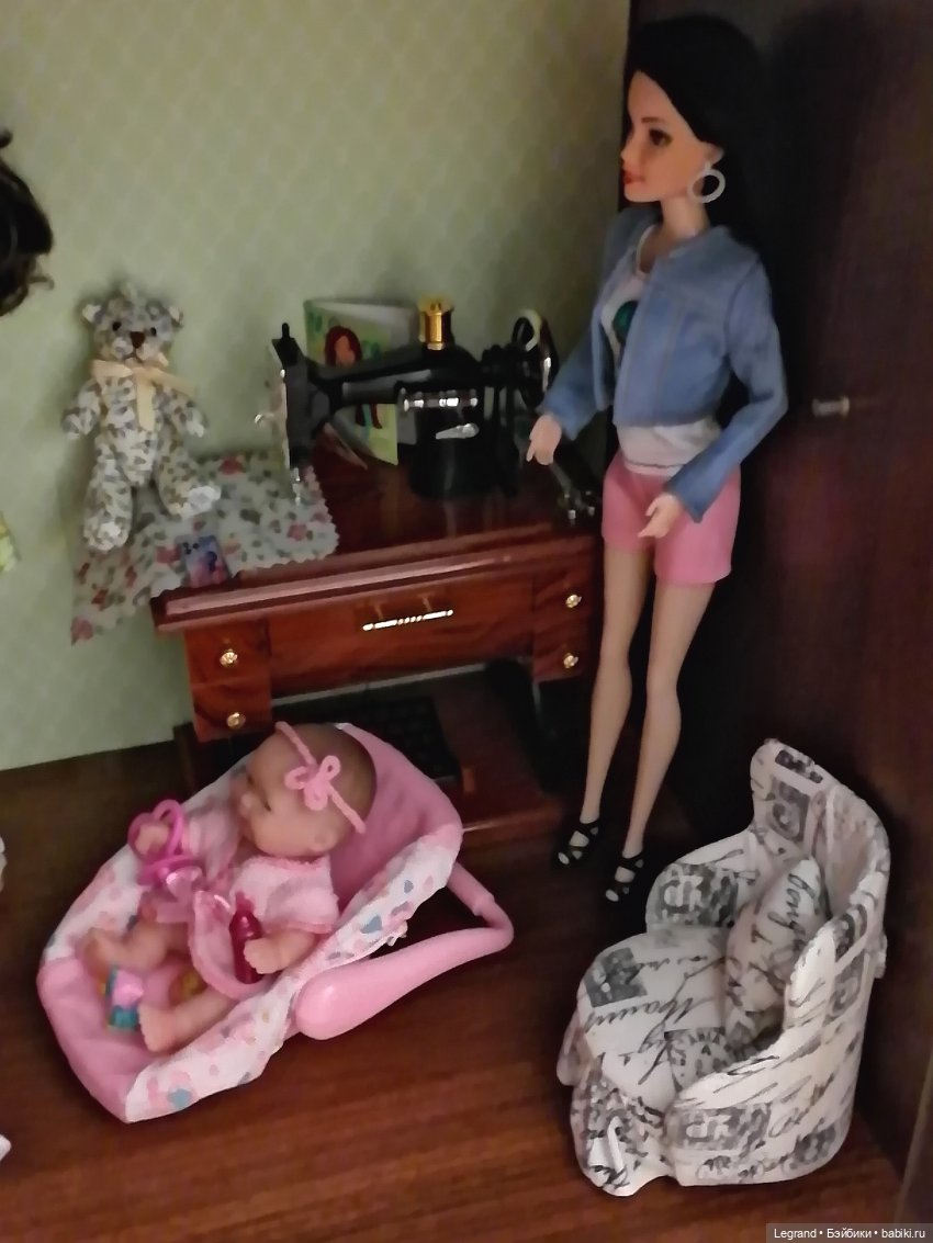 Лурения: перестановки на куклополках и спальня для Жак-Анжа (фото 4)