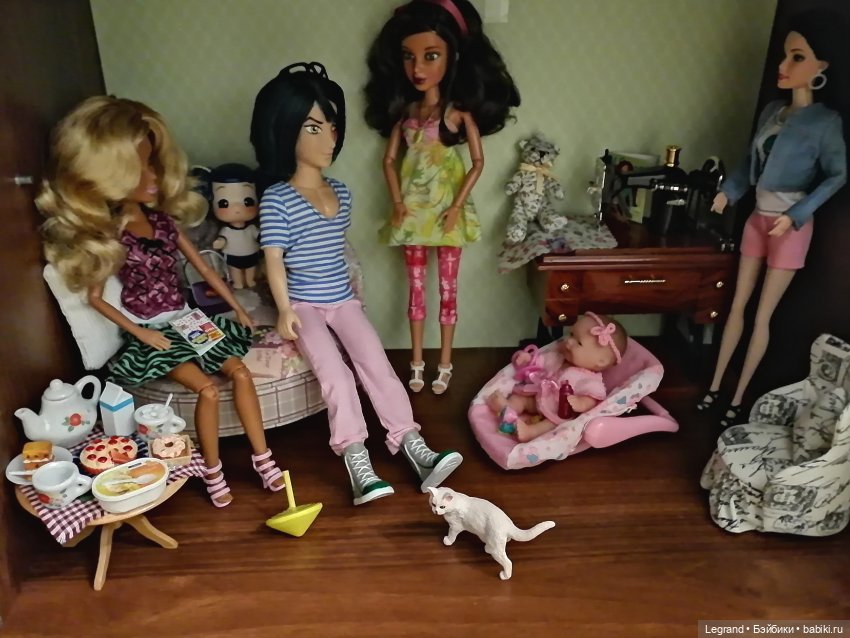 Лурения: перестановки на куклополках и спальня для Жак-Анжа (фото 2)