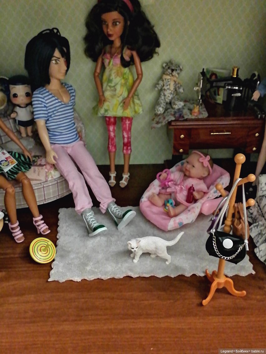 Лурения: продолжаем обновлять куклополки