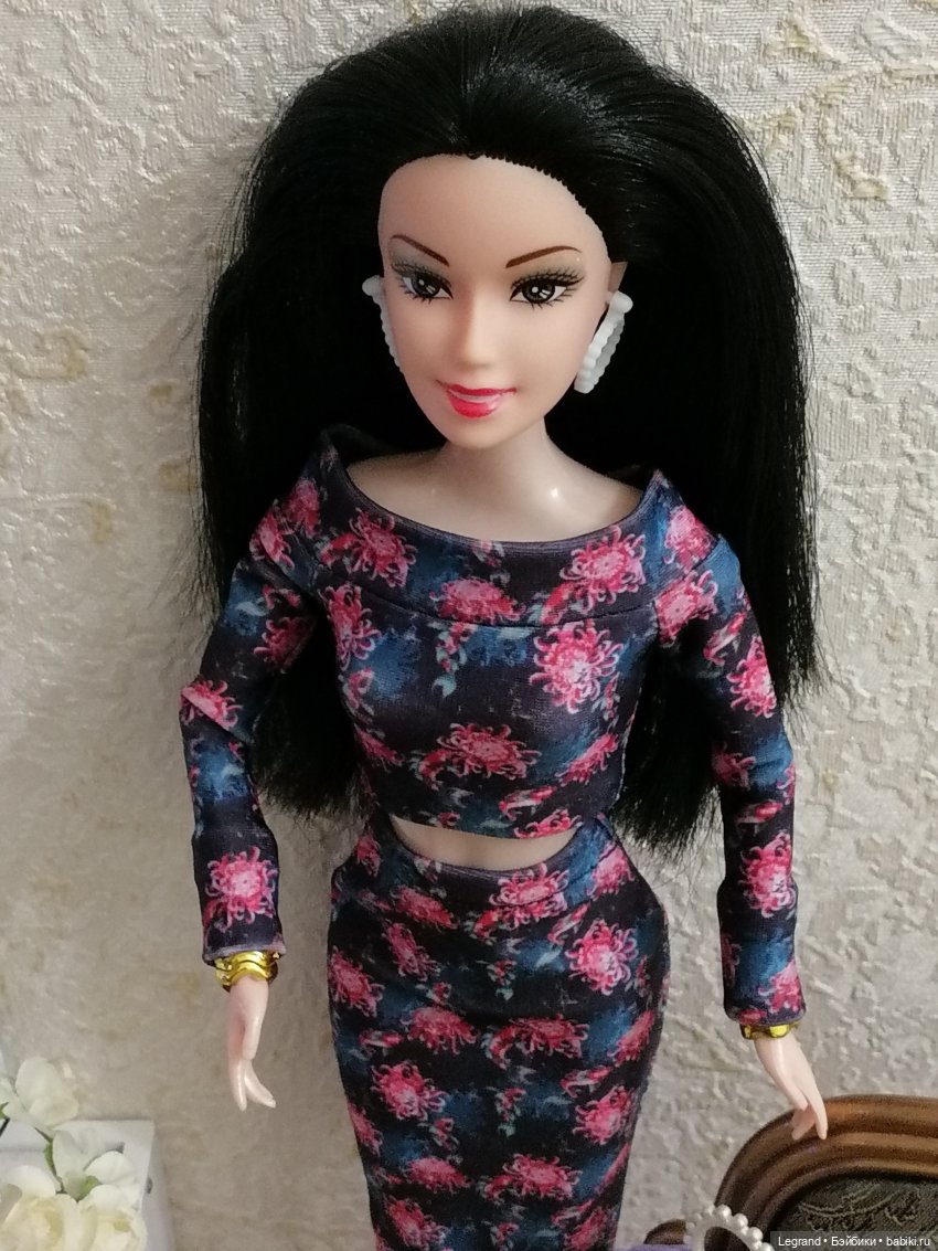 Лурения: Гёнюль в аутфите от Elenpriv и столик в комнату Эльзы | Бэйбики Лурения: Гёнюль в аутфите от Elenpriv и столик в комнату Эльзы