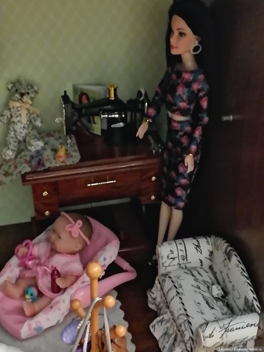 Лурения: Гёнюль в аутфите от Elenpriv и столик в комнату Эльзы | Бэйбики Лурения: Гёнюль в аутфите от Elenpriv и столик в комнату Эльзы