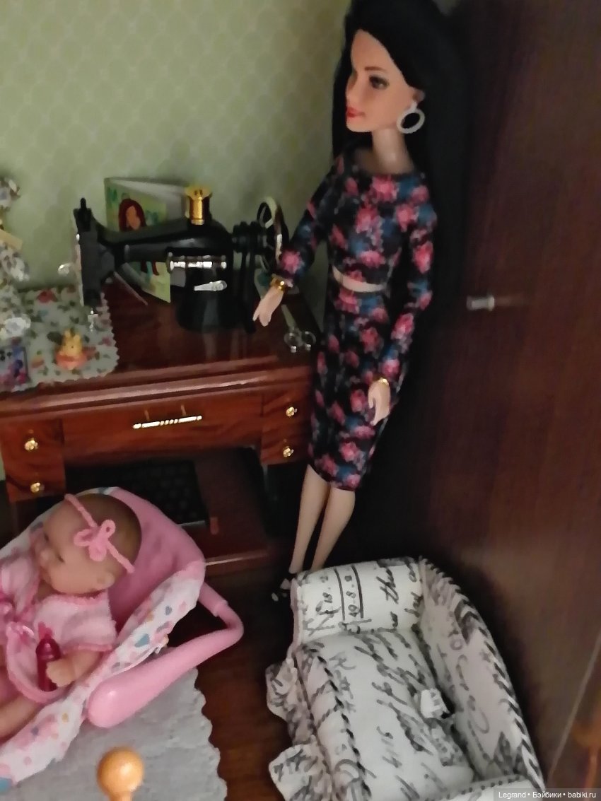 Лурения: Гёнюль в аутфите от Elenpriv и столик в комнату Эльзы | Бэйбики Лурения: Гёнюль в аутфите от Elenpriv и столик в комнату Эльзы