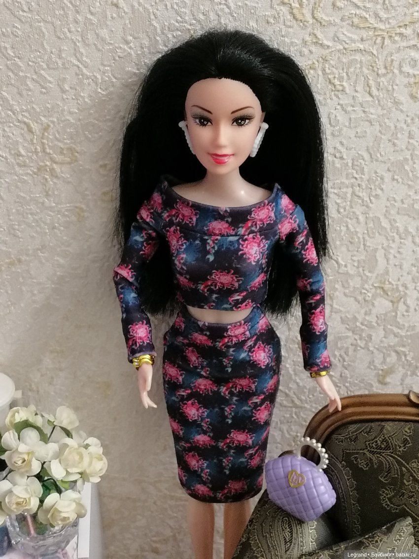 Лурения: Гёнюль в аутфите от Elenpriv и столик в комнату Эльзы | Бэйбики Лурения: Гёнюль в аутфите от Elenpriv и столик в комнату Эльзы