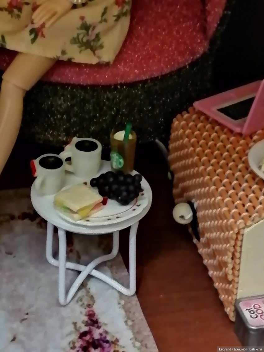 Лурения: Гёнюль в аутфите от Elenpriv и столик в комнату Эльзы | Бэйбики Лурения: Гёнюль в аутфите от Elenpriv и столик в комнату Эльзы