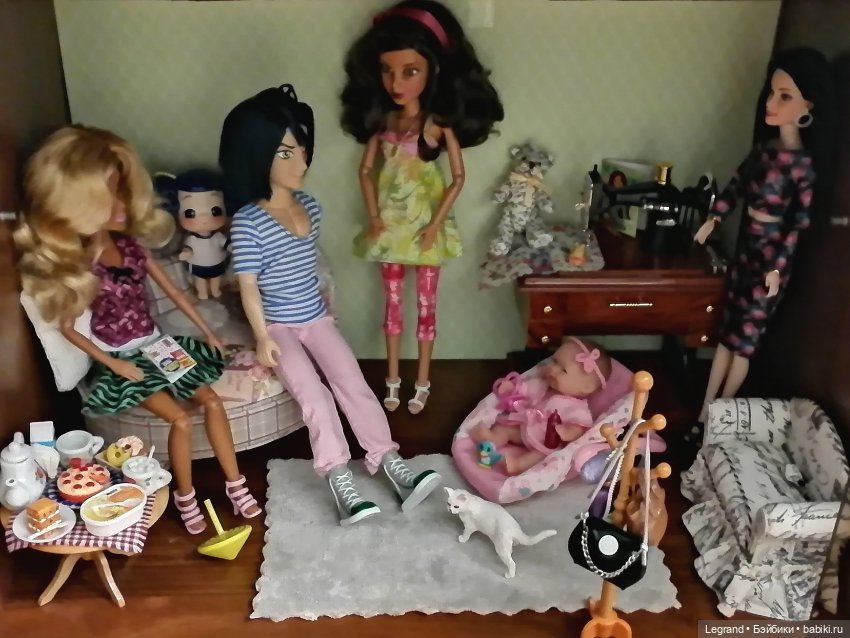 Лурения: Гёнюль в аутфите от Elenpriv и столик в комнату Эльзы | Бэйбики Лурения: Гёнюль в аутфите от Elenpriv и столик в комнату Эльзы