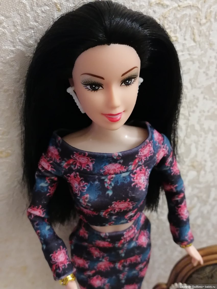 Лурения: Гёнюль в аутфите от Elenpriv и столик в комнату Эльзы | Бэйбики Лурения: Гёнюль в аутфите от Elenpriv и столик в комнату Эльзы