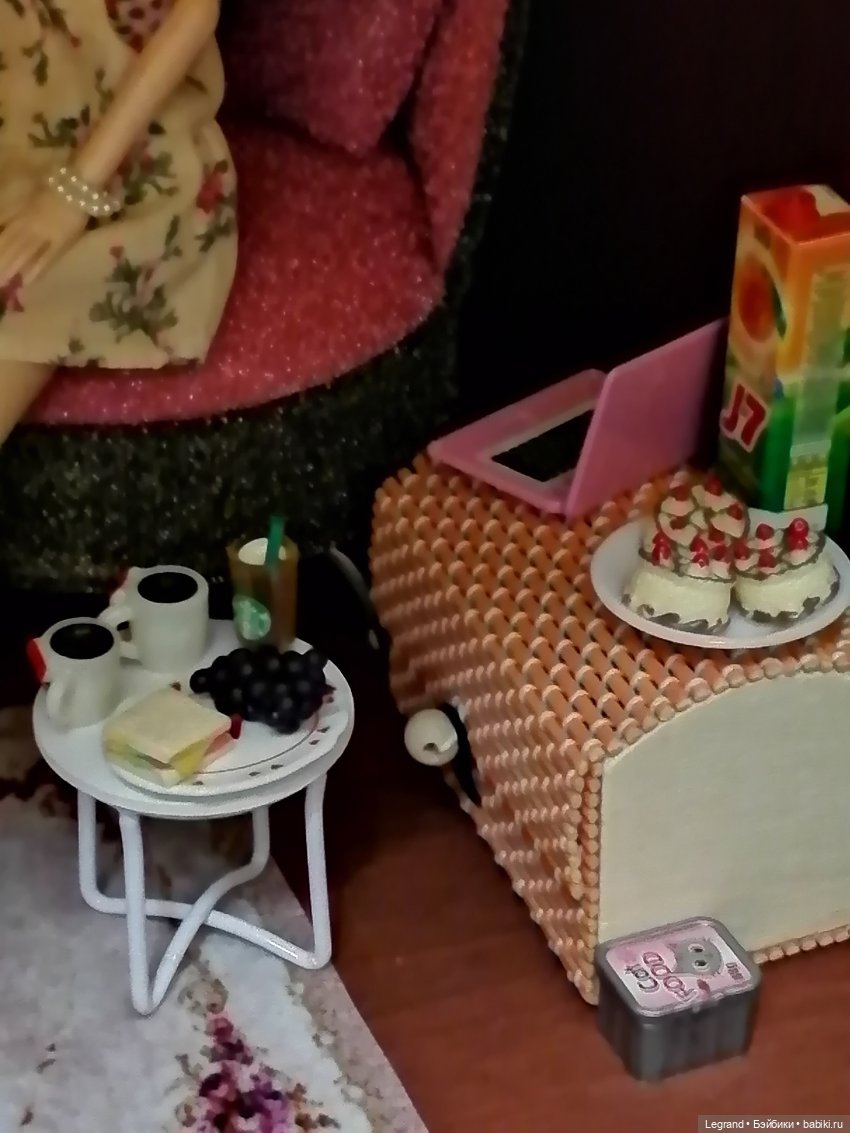 Лурения: Гёнюль в аутфите от Elenpriv и столик в комнату Эльзы | Бэйбики Лурения: Гёнюль в аутфите от Elenpriv и столик в комнату Эльзы