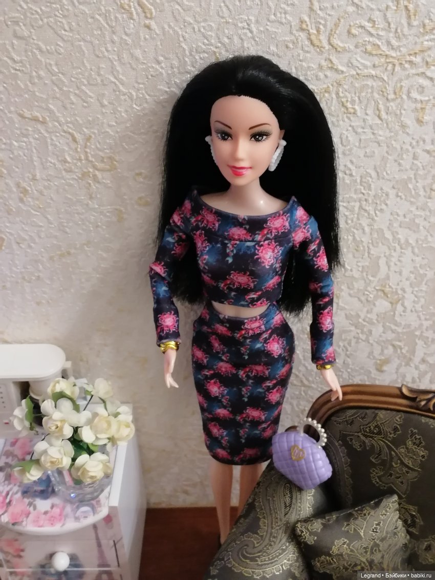 Лурения: Гёнюль в аутфите от Elenpriv и столик в комнату Эльзы | Бэйбики Лурения: Гёнюль в аутфите от Elenpriv и столик в комнату Эльзы