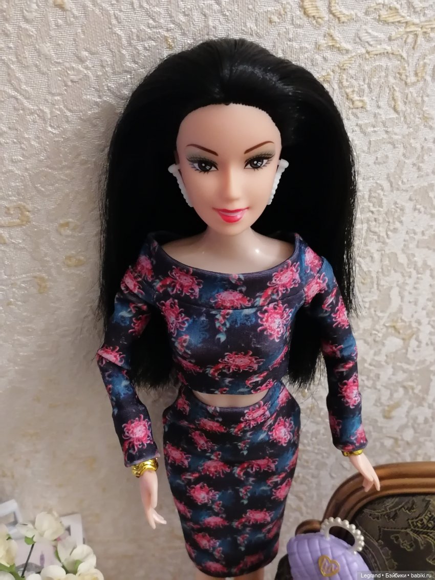 Лурения: Гёнюль в аутфите от Elenpriv и столик в комнату Эльзы | Бэйбики Лурения: Гёнюль в аутфите от Elenpriv и столик в комнату Эльзы