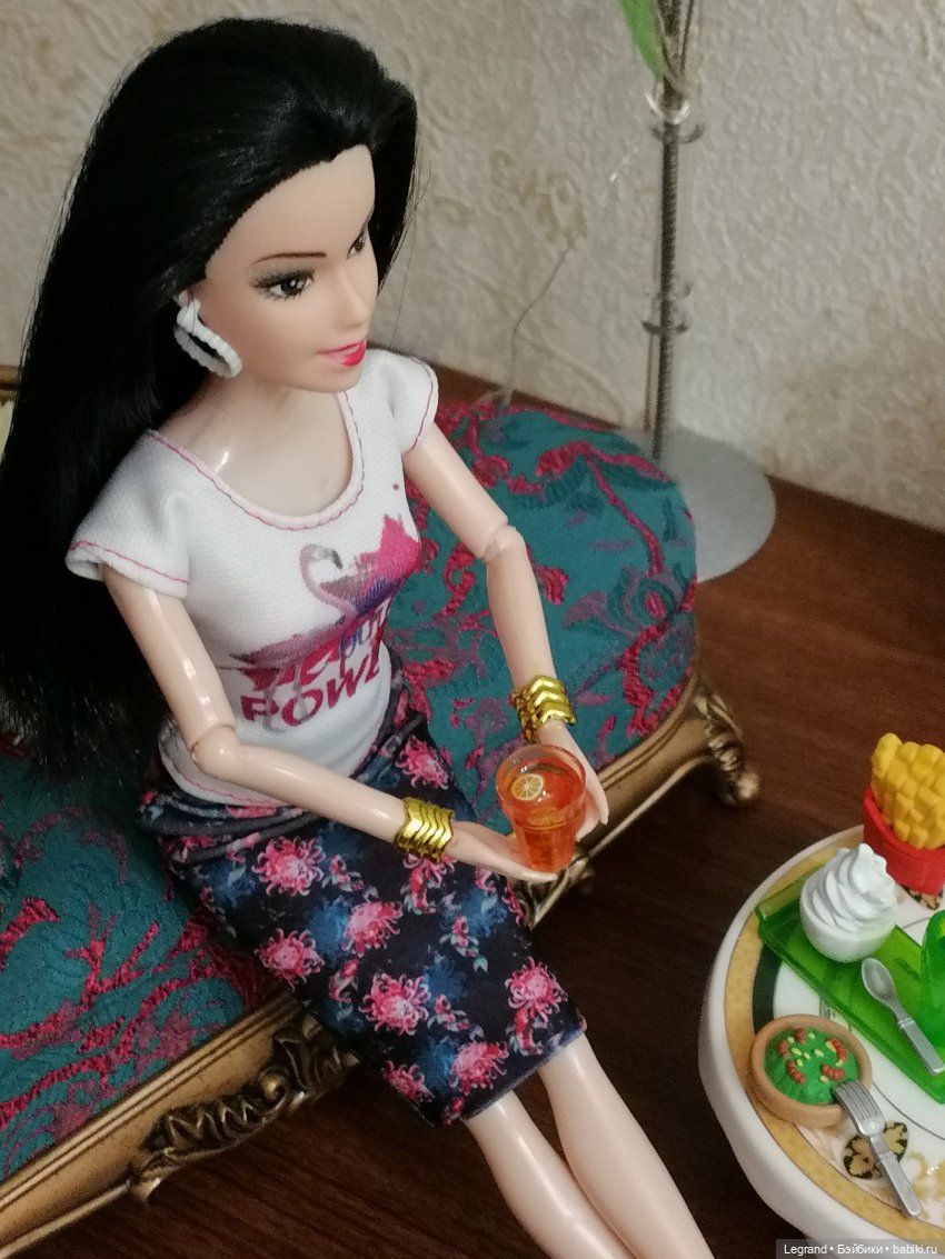 Они сами пишут свои истории: Гёнюль на вилле - виниловые пластинки