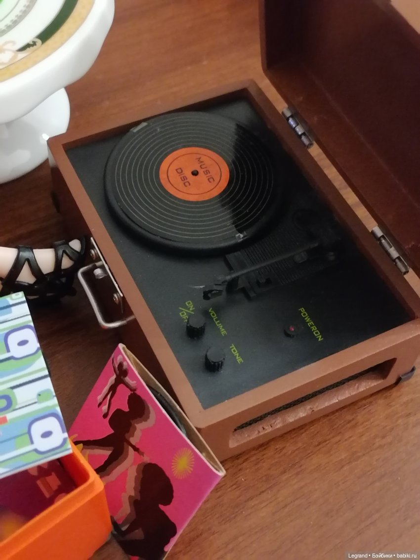 Они сами пишут свои истории: Гёнюль на вилле - виниловые пластинки