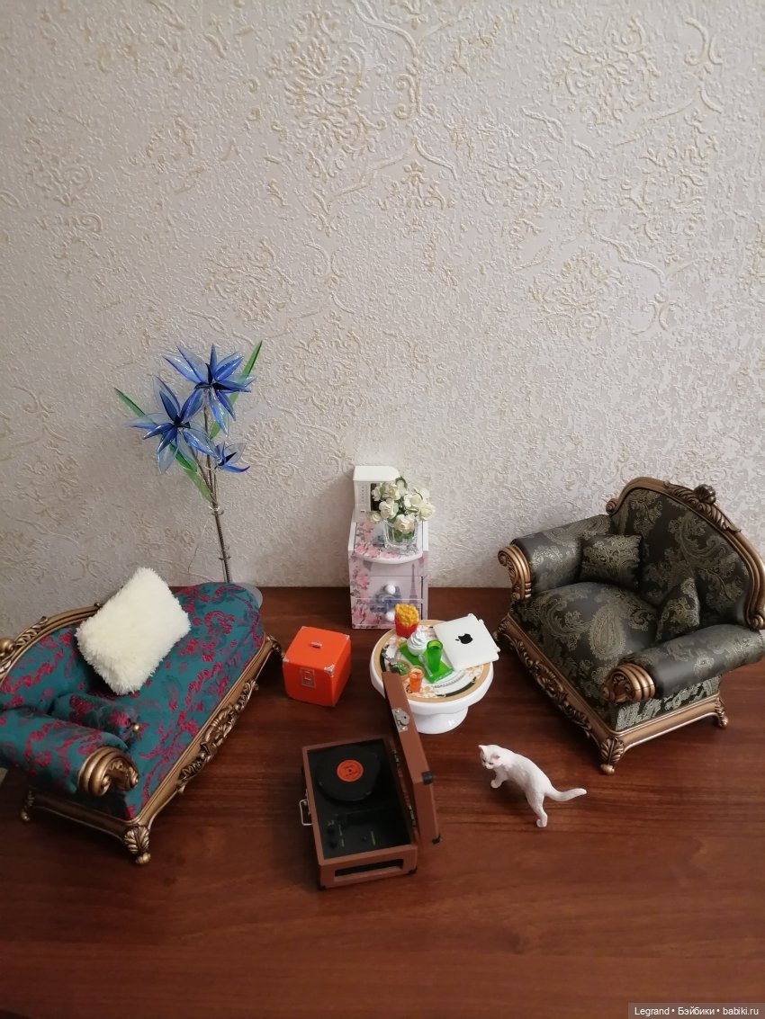 Они сами пишут свои истории: Гёнюль на вилле - виниловые пластинки