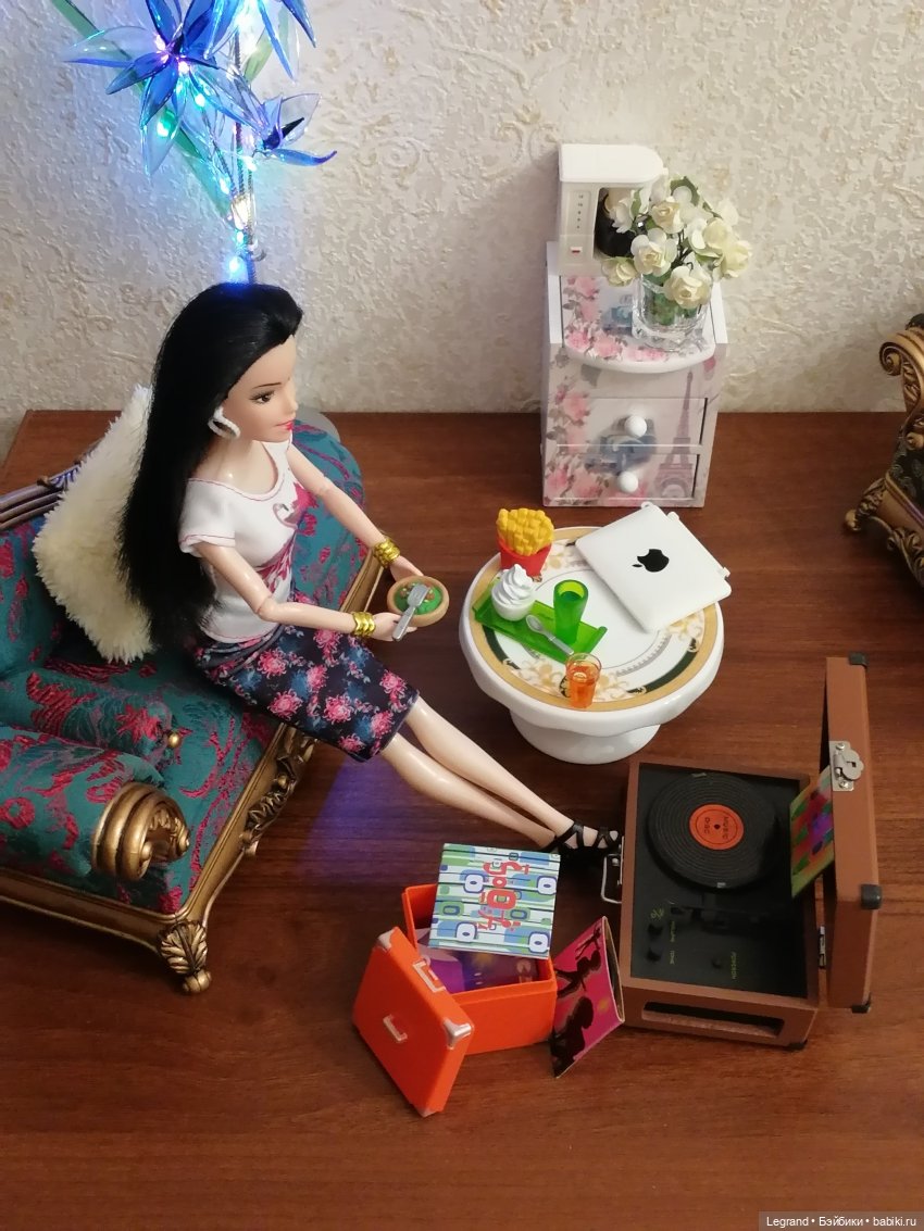 Они сами пишут свои истории: Гёнюль на вилле - виниловые пластинки