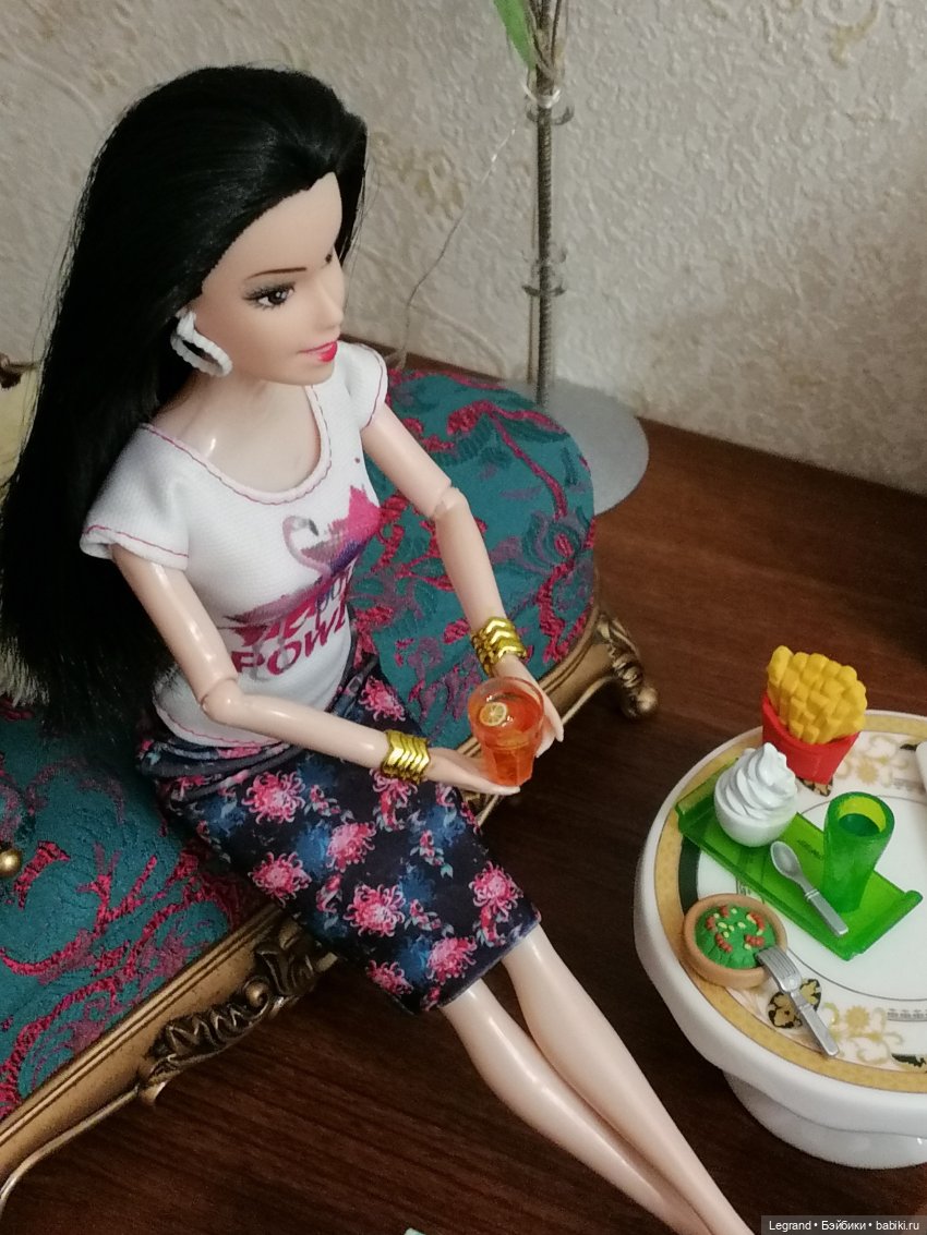 Они сами пишут свои истории: Гёнюль на вилле - виниловые пластинки