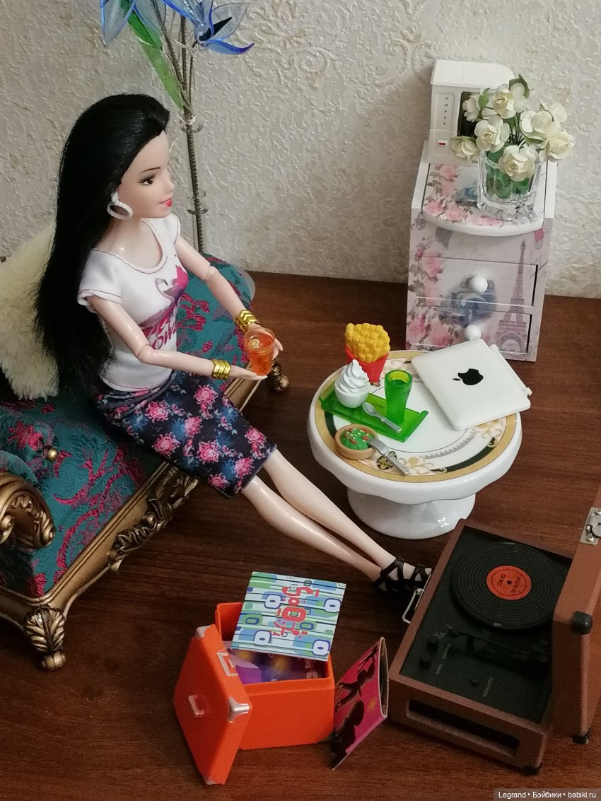 Они сами пишут свои истории: Гёнюль на вилле - виниловые пластинки