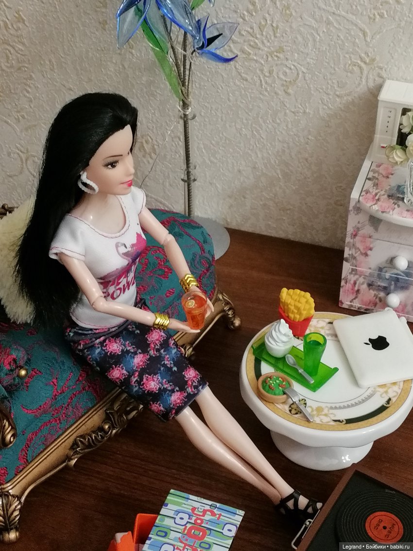 Они сами пишут свои истории: Гёнюль на вилле - виниловые пластинки