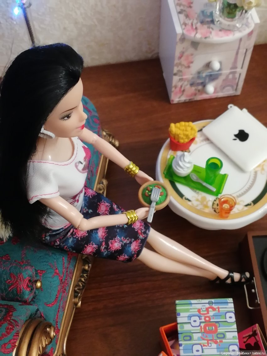 Они сами пишут свои истории: Гёнюль на вилле - виниловые пластинки