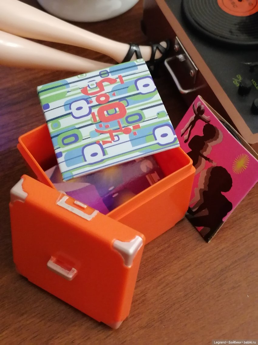 Они сами пишут свои истории: Гёнюль на вилле - виниловые пластинки